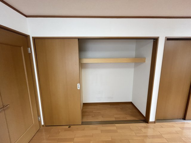松山１丁目貸家の収納