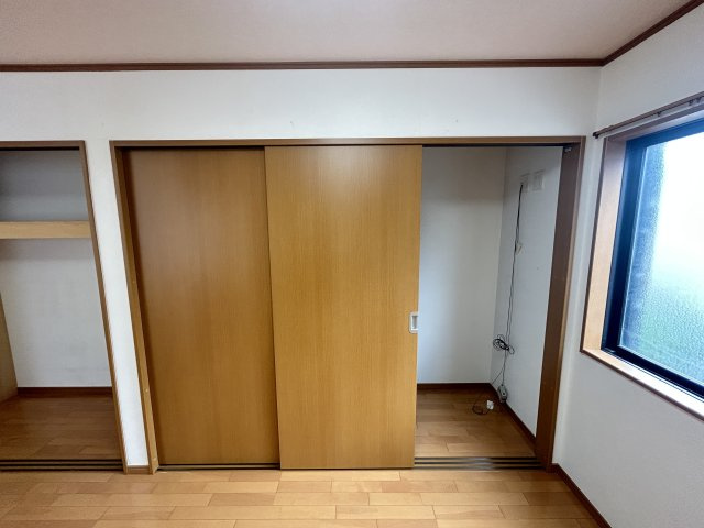 松山１丁目貸家の収納