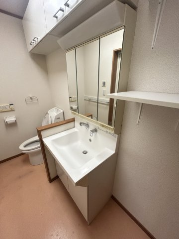 松山１丁目貸家の洗面所
