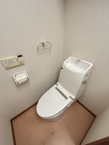 松山１丁目貸家のトイレ