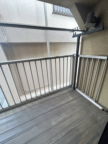 松山１丁目貸家のバルコニー