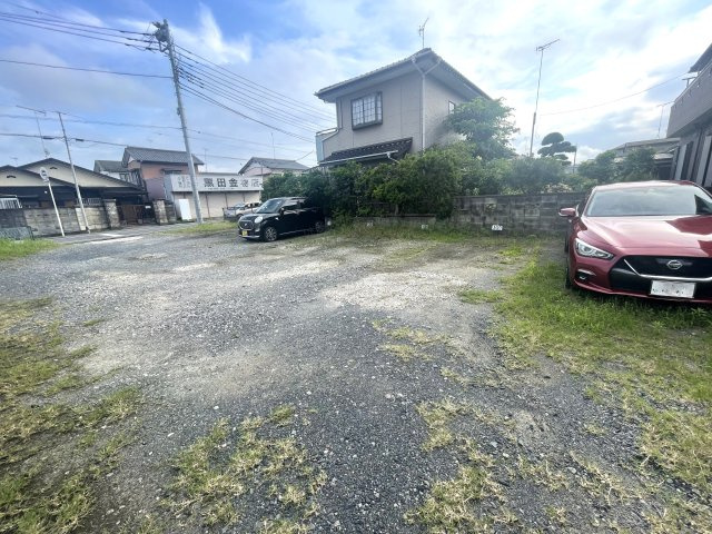 ヴィラ中の島の駐車場