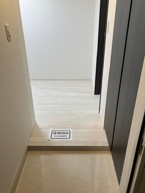 LEXE　AZEST横濱関内の玄関
