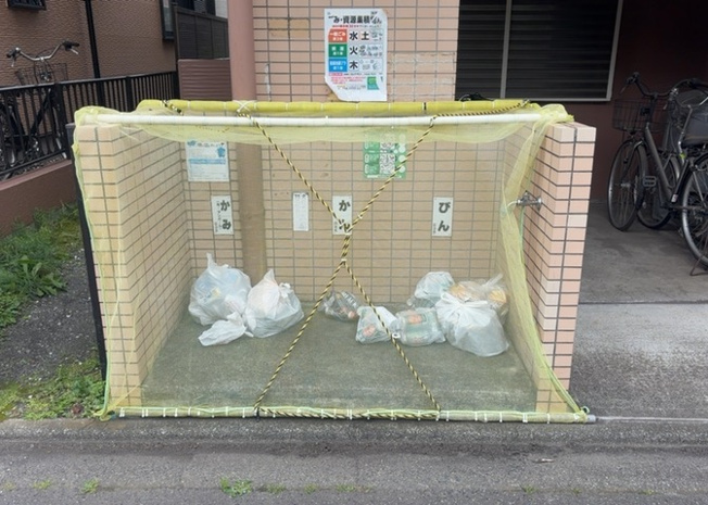 【設備】 | ヴィラ星が丘 | 共有部分は、住民なら誰もが使える設備のこと。例えば駐車場やエレベーター、インターネット設備、セキュリティ設備などがあります。他にも、マンションの廊下・外部階段やエントランス・ゴミ置き場などがあります。