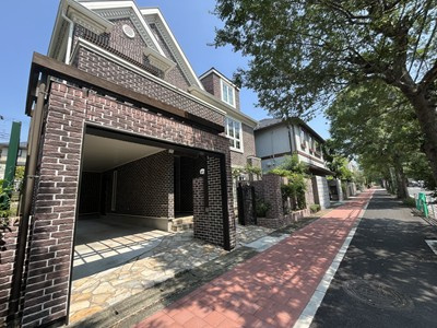 横浜市青葉区美しが丘一丁目戸建の外観