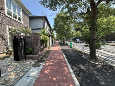 横浜市青葉区美しが丘一丁目戸建の前面道路含む現地写真