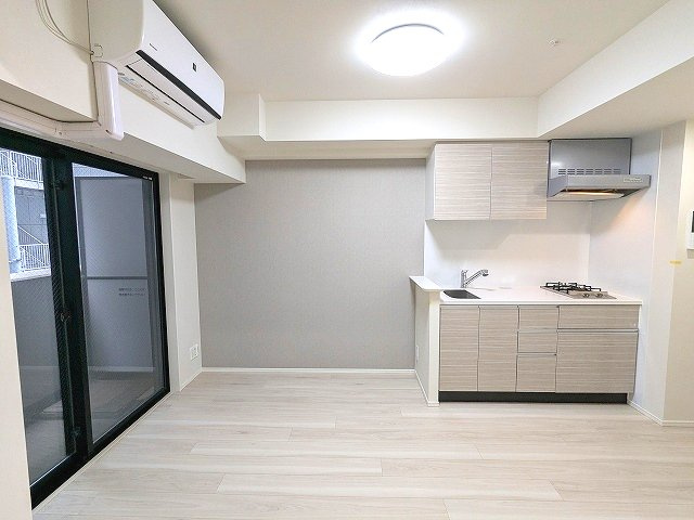 Urbanex千代田淡路町の設備|ダイニングに床暖房・エアコン・照明付