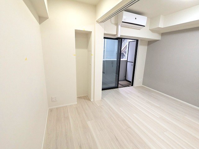 Urbanex千代田淡路町の設備|洋室にクローゼット付き、ダイニングに床暖房・エアコン・照明付です