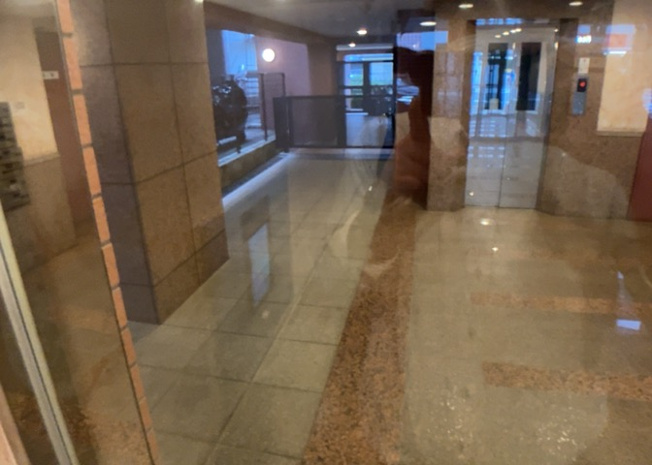 【内装】 | ヴェルヒルズ町田 | 共用部分は、一棟の建物に住む区分所有者全員が共同で所有するとし、共用部分の管理、補修などは、区分所有者で形成される管理組合が行います。個人の判断で勝手に変更することはできませんので覚えておきましょう。