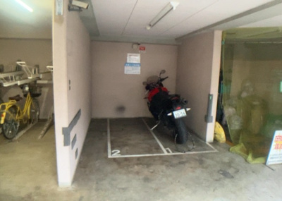 【駐輪場】 | ヴェルヒルズ町田 | マンションの駐輪場は、事前に空きがあるか確認を取ると安心です。せっかく入居したのに駐輪スペースがない！なんてことになったら大変ですよね。そこで、内見時や購入前にはまず事前に確認しておくと良いでしょう。