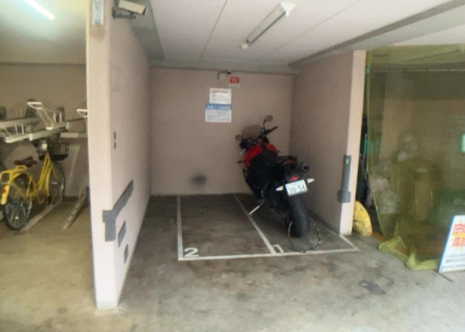 【駐輪場】 | ヴェルヒルズ町田 | マンションの駐輪場は、事前に空きがあるか確認を取ると安心です。せっかく入居したのに駐輪スペースがない！なんてことになったら大変ですよね。そこで、内見時や購入前にはまず事前に確認しておくと良いでしょう。