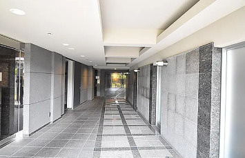 Ｄクラディア九品寺の玄関