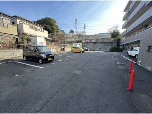ユーライフ加家の駐車場