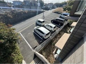 ユーライフ加家の駐車場