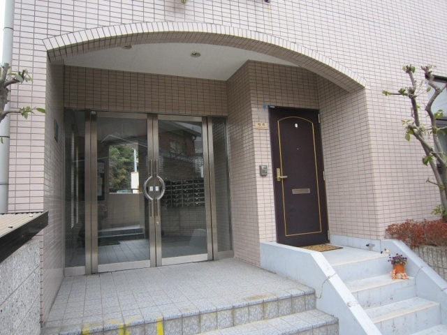 ライブオーク名谷町のエントランス