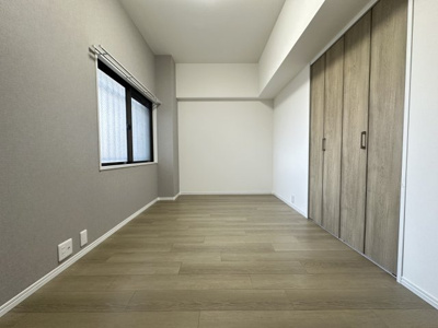 【洋室】 | ライオンズマンション六ッ門西
