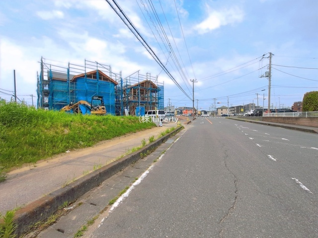取手市藤代南3期　1号棟　新築戸建の前面道路含む現地写真