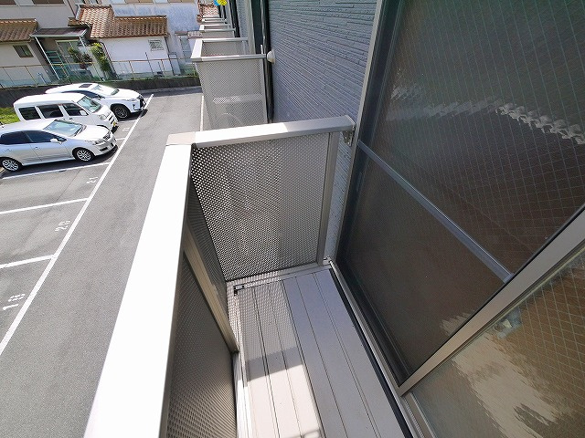 アムール野村Ⅲのバルコニー|開放的で明るい空間を演出してくれる東向きバルコニーです