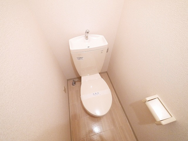 アムール野村Ⅲのトイレ|ゆったりとした空間のトイレです