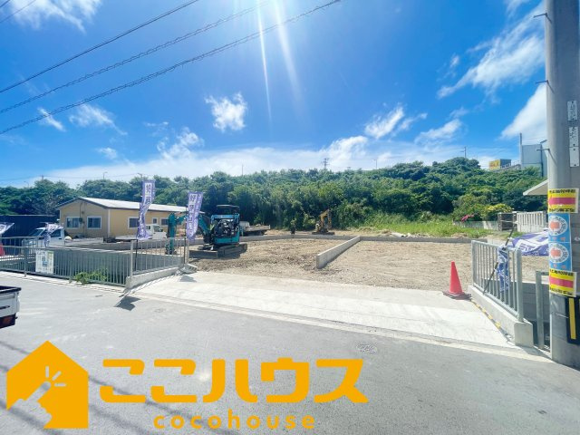 中城村伊集　新築戸建て　全2棟　2号棟の前面道路含む現地写真|10月完成予定！