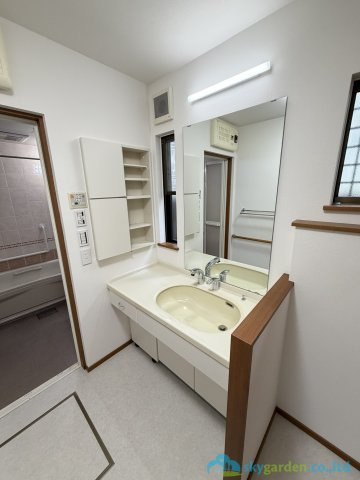 二宮町緑が丘3丁目　中古戸建の独立洗面台