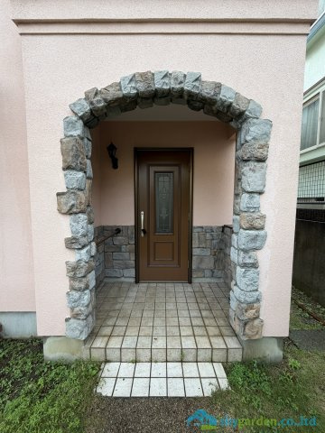 二宮町緑が丘3丁目　中古戸建の玄関