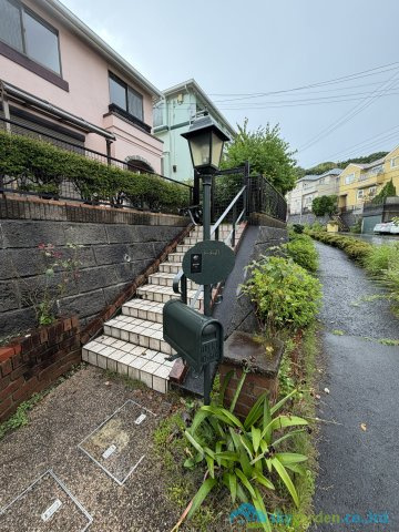 二宮町緑が丘3丁目　中古戸建の玄関