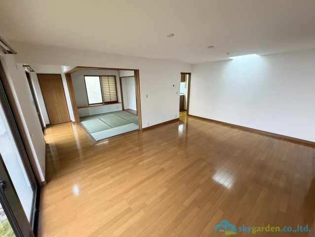 二宮町緑が丘3丁目　中古戸建の居間・リビング
