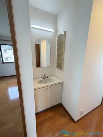 二宮町緑が丘3丁目　中古戸建の独立洗面台