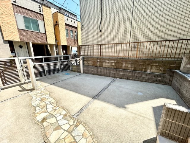 2016年築中古戸建　江戸川区　中葛西５丁目　空家　リ　フォーム済の駐車場