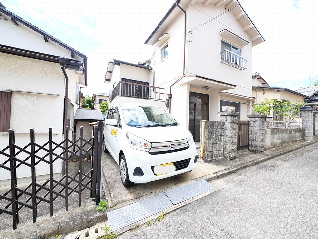 谷村貸家の駐車場