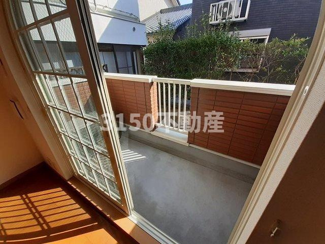 セイバリーのバルコニー|外からの目が気にならないバルコニーで洗濯物が干せます