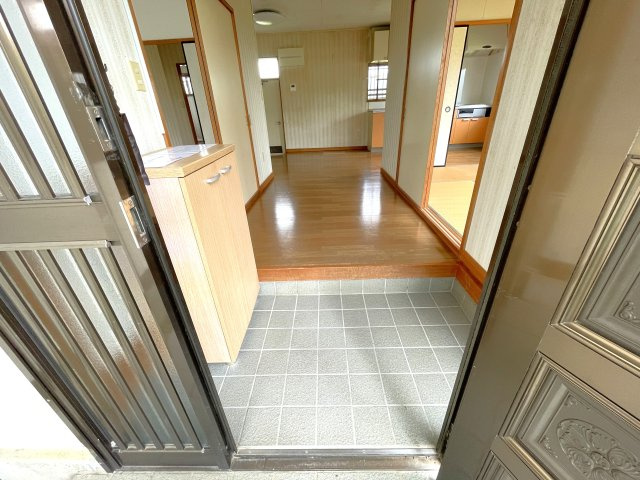 下ヶ傍示　中古戸建の玄関