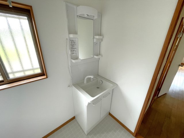 下ヶ傍示　中古戸建の独立洗面台