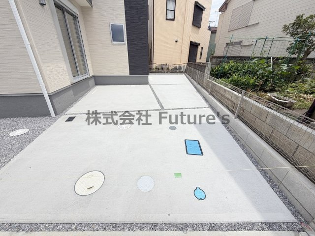 三郷市戸ケ崎3丁目　新築戸建　全10棟　5号棟の駐車場|カースペース2台駐車可能