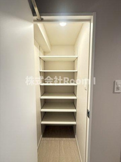 【居間・リビング】 | S-RESIDENCE谷町六丁目alo | こちらの居間で趣味の時間をお楽しみください
