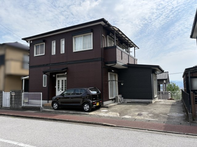 「4台駐車可」高知市潮見台1丁目　中古一戸建て