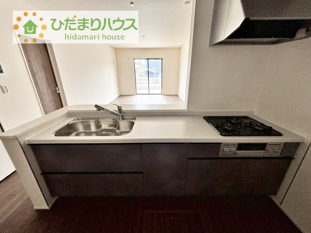 【キッチン】 | 第1常総市坂手町　新築戸建　3号棟 | 3口コンロでお料理する時間も短くなりそうですね(*‘∀‘)