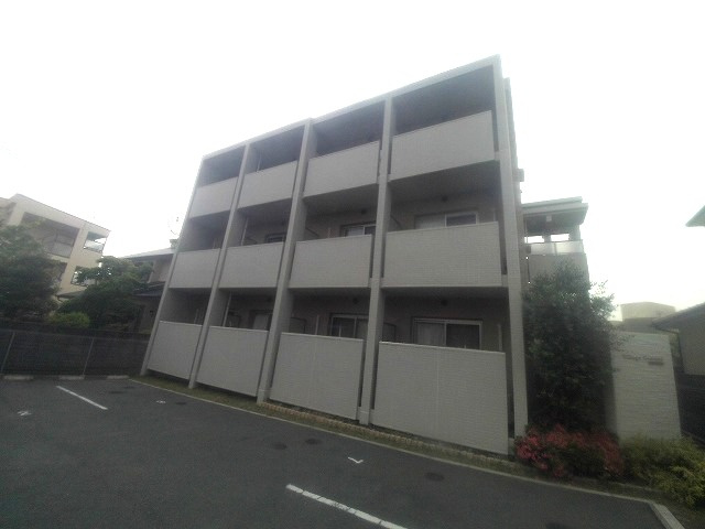 ヴィラージュ魚住の外観