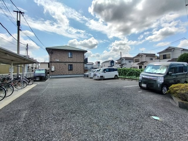 メリディアンの駐車場