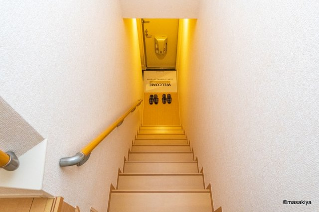 カルポス安茂里の玄関