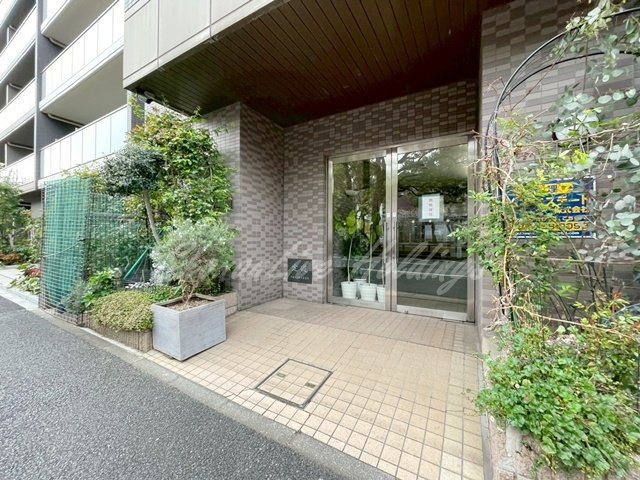 YAYOI COURTのエントランス