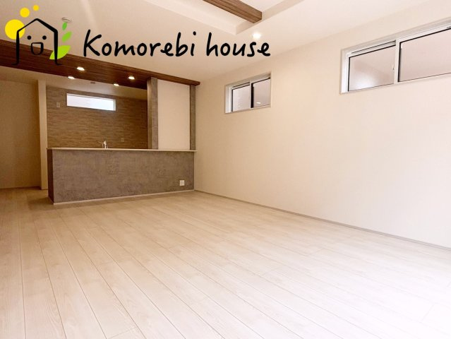 白岡市篠津　白岡【South Avenue】　新築一戸建て　01の居間・リビング|10/4撮影