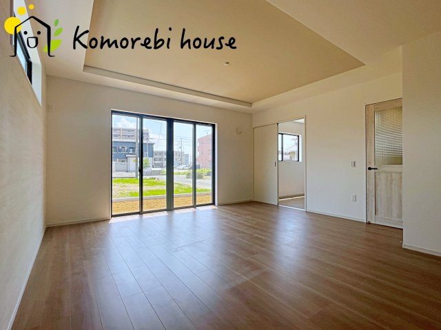 白岡市新白岡　8期　新築一戸建て　LIGARE　01の居間・リビング|こちらの居間で趣味の時間をお楽しみください