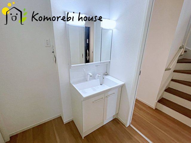 白岡市新白岡　8期　新築一戸建て　LIGARE　01の独立洗面台|独立洗面台で身支度をすべて済ませてしまいましょう
