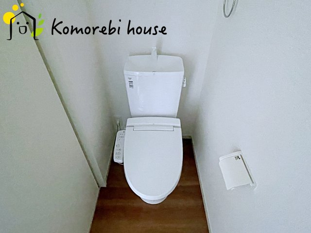白岡市新白岡　8期　新築一戸建て　LIGARE　01のトイレ|清潔感のあるトイレです
