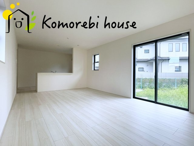 さいたま市西区二ツ宮　新築一戸建て　リーブルガーデン　06の居間・リビング|26.9.7