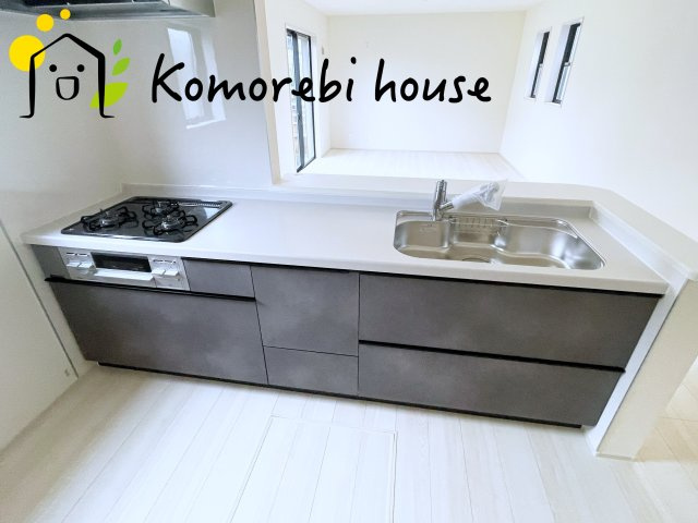 さいたま市西区二ツ宮　新築一戸建て　リーブルガーデン　06のキッチン|26.9.7