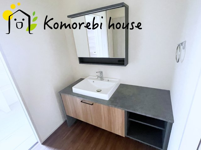 さいたま市西区二ツ宮　新築一戸建て　リーブルガーデン　03の独立洗面台|26.9.12　撮影済み