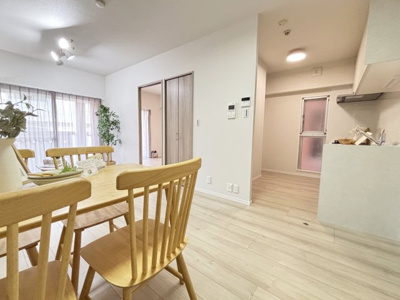 【トイレ】 | パレ東塚口Ⅰ | トイレには快適な温水洗浄便座付き